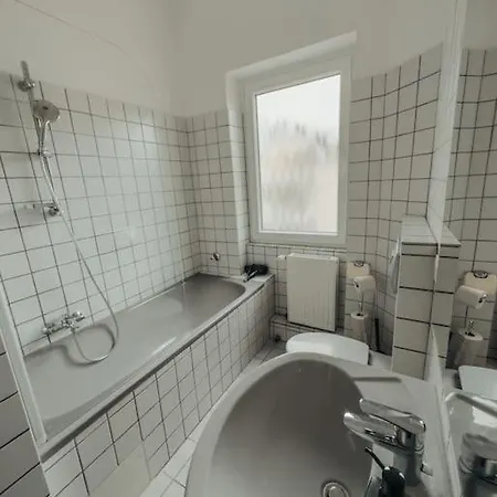 Apartment Geraeumige 3-schlafzimmer-wohnung In Koblenz Nahe Uni Koblenz (Rhineland-Palatinate)